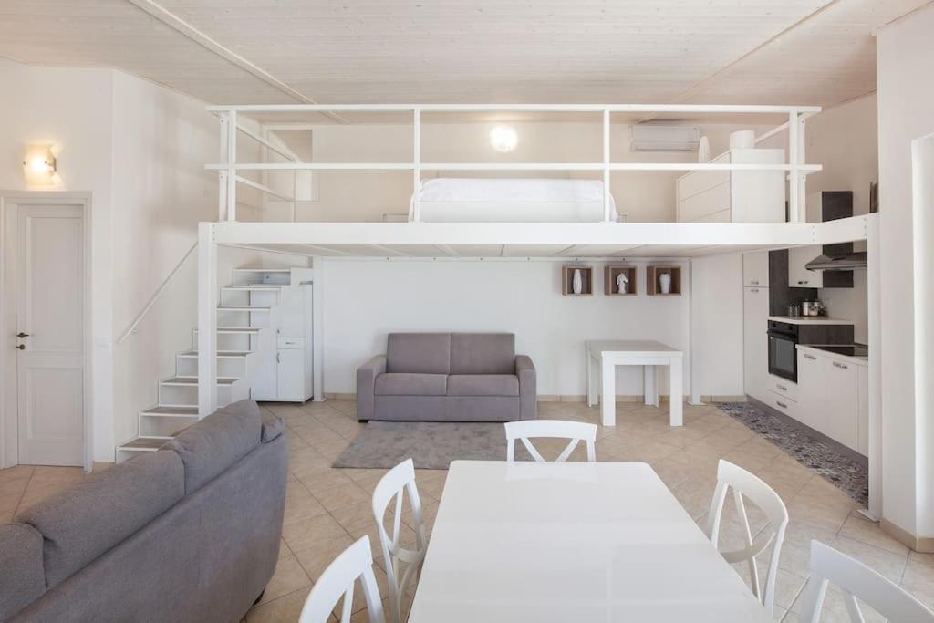 Roby-loft A * Torri Del Benaco