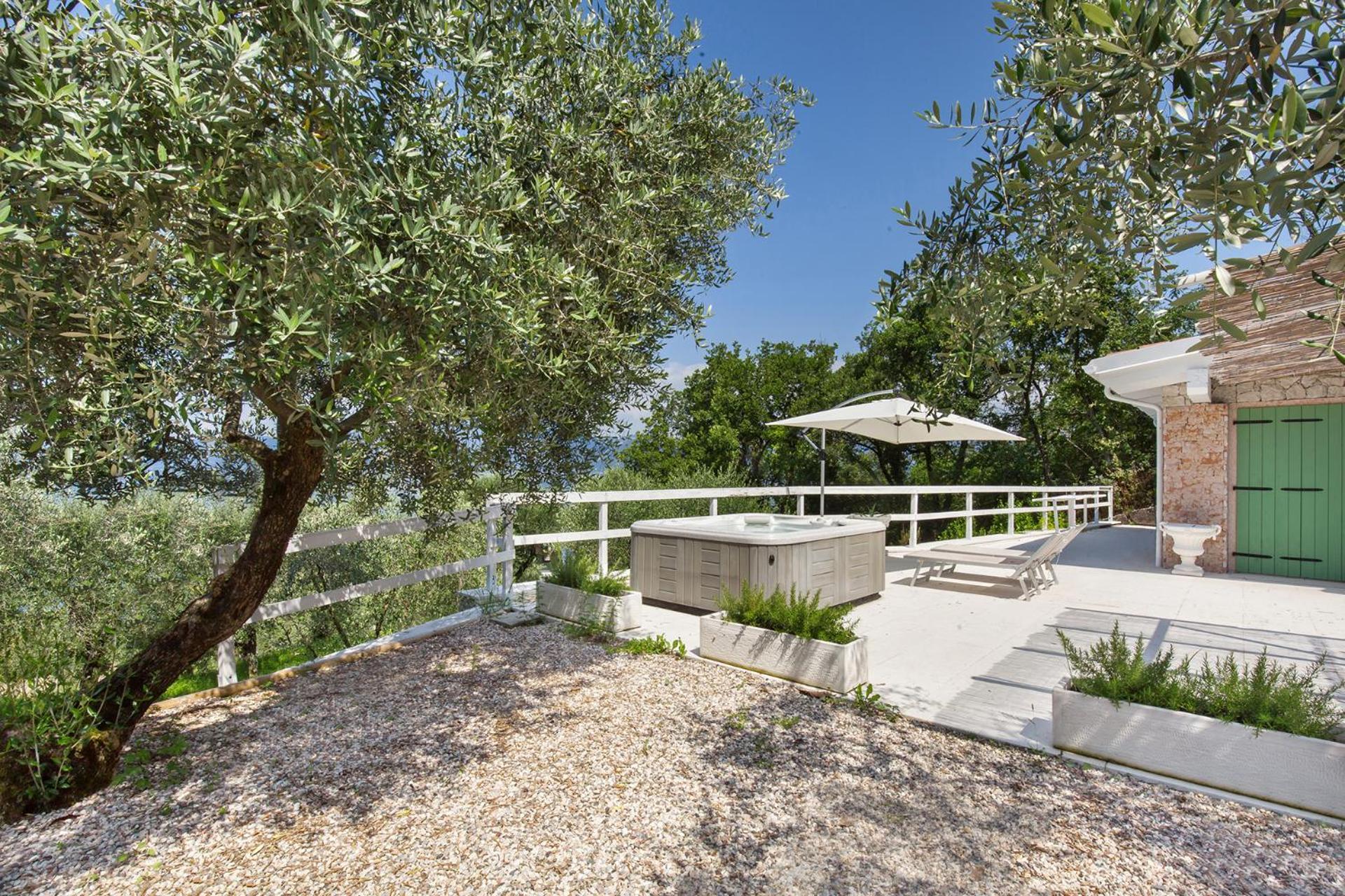 Roby-loft A Torri Del Benaco
